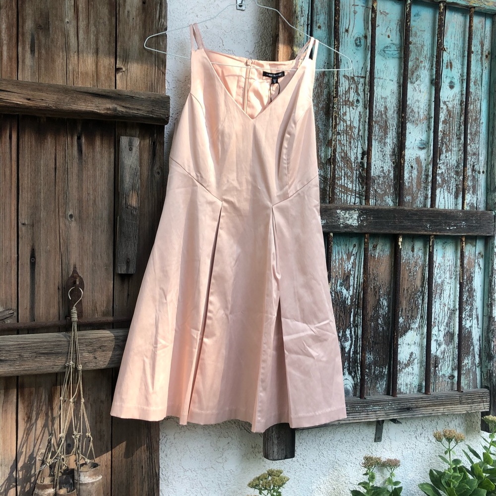 Women’s pink pearl xs dress